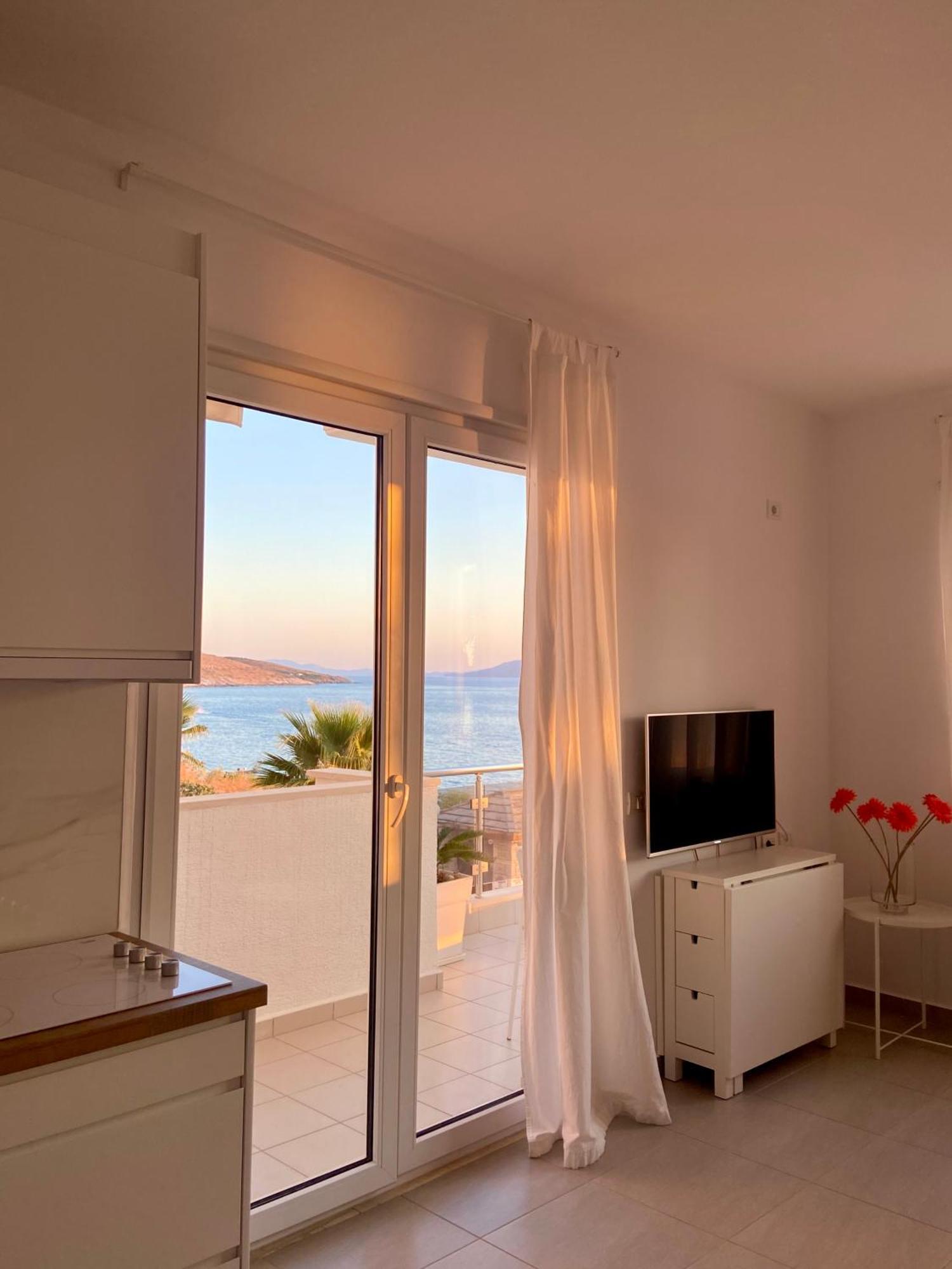 Loli Apartment Luxury White Residence Sarandë 外观 照片